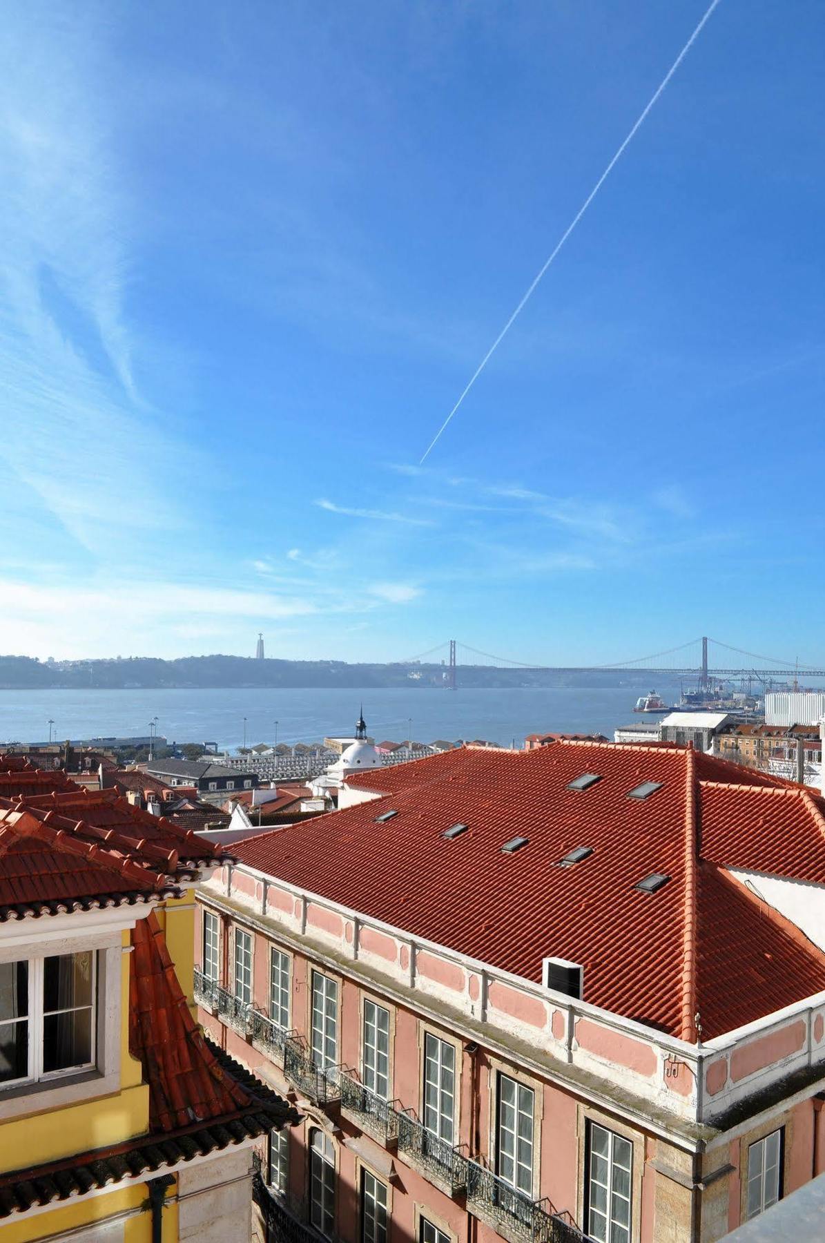Aparthotel Martinhal Lisbon Chiado Esterno foto